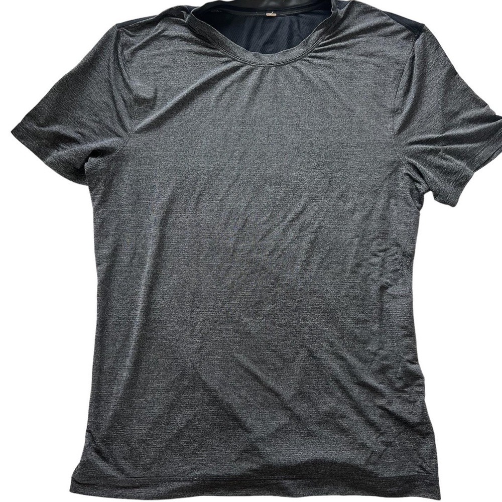 Lululemon Men’s tee